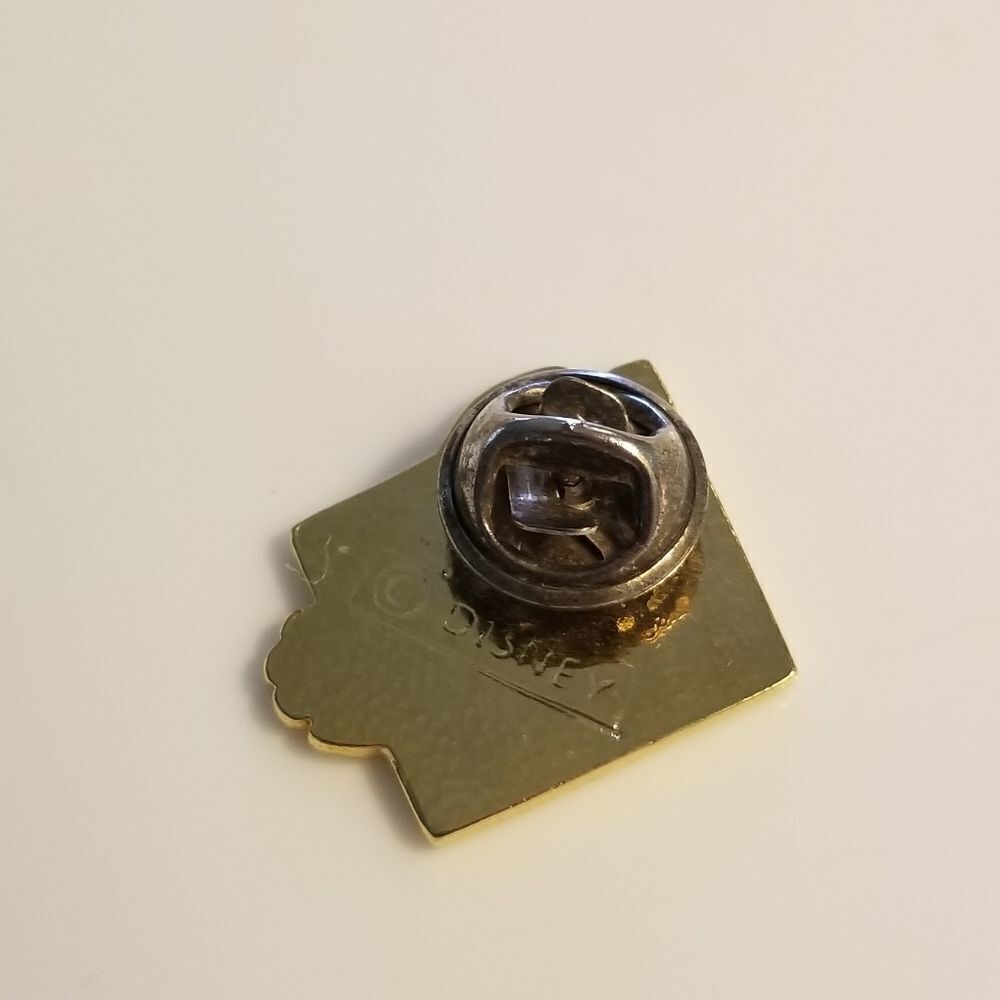 80's Piglet Push Pin - Picture 5 of 6